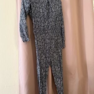Old Navy Leaf Print Jumpsuit in Gray